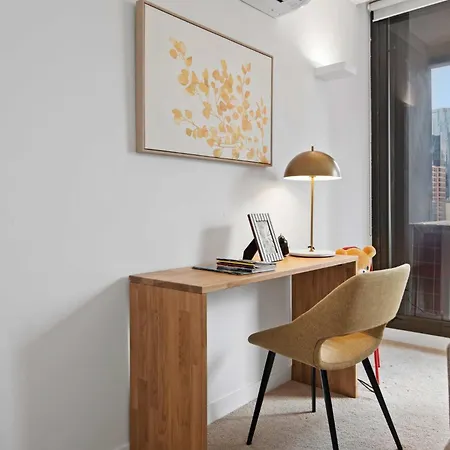 Modern 1-Bed City Apartment With Pool And Gym Melbourne Exterior photo